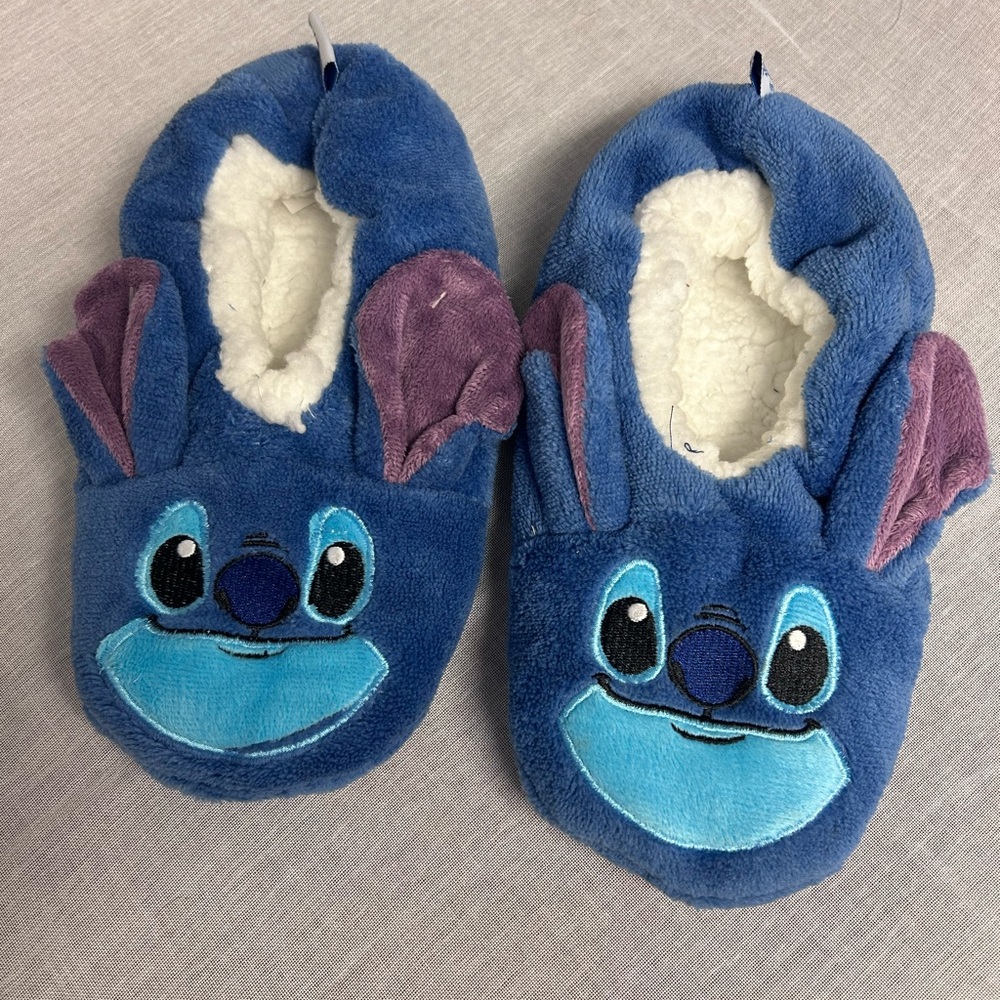 Disney Lilo and Stitch Slipper Socks faux fur size small‎